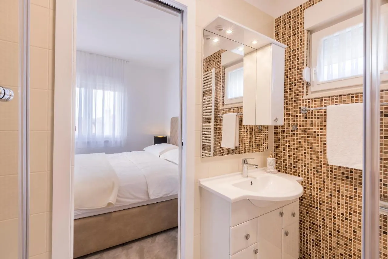 Vila House Matija Kaštel Stari
