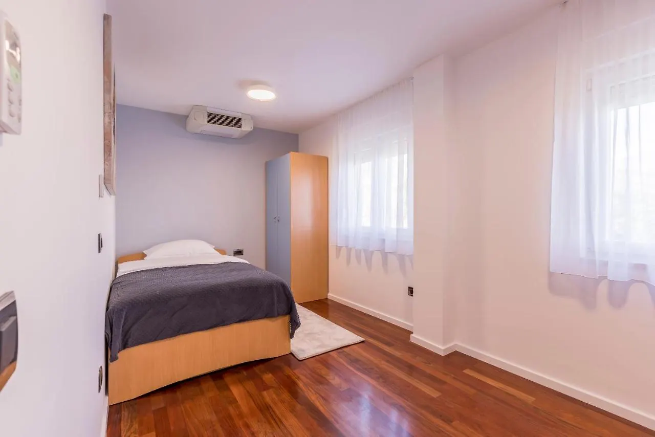Vila House Matija Kaštel Stari