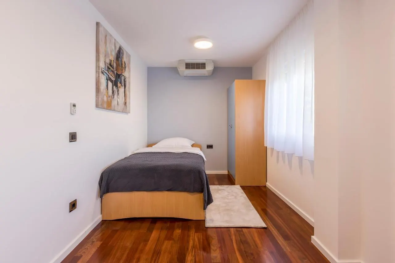 Vila House Matija Kaštel Stari 0*,  Chorvatsko
