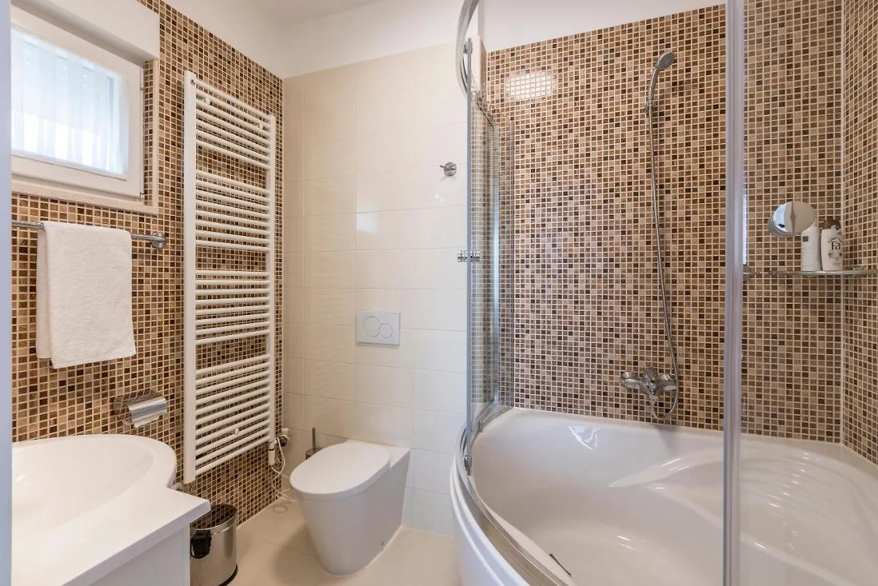 Vila House Matija Kaštel Stari
